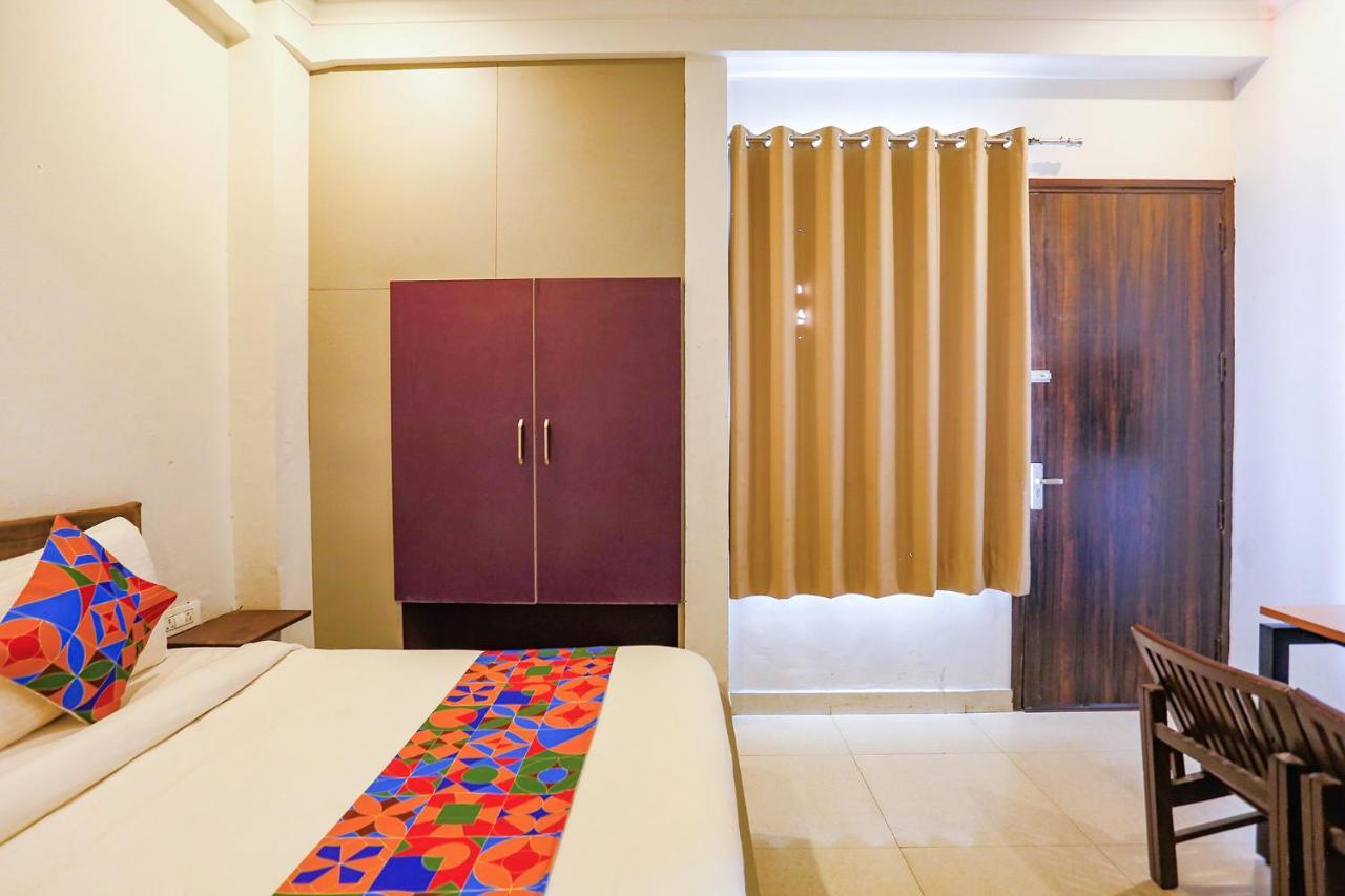 Fabhotel Novel Suites - Nr Yashobhoomi Convention Centre New Delhi Buitenkant foto